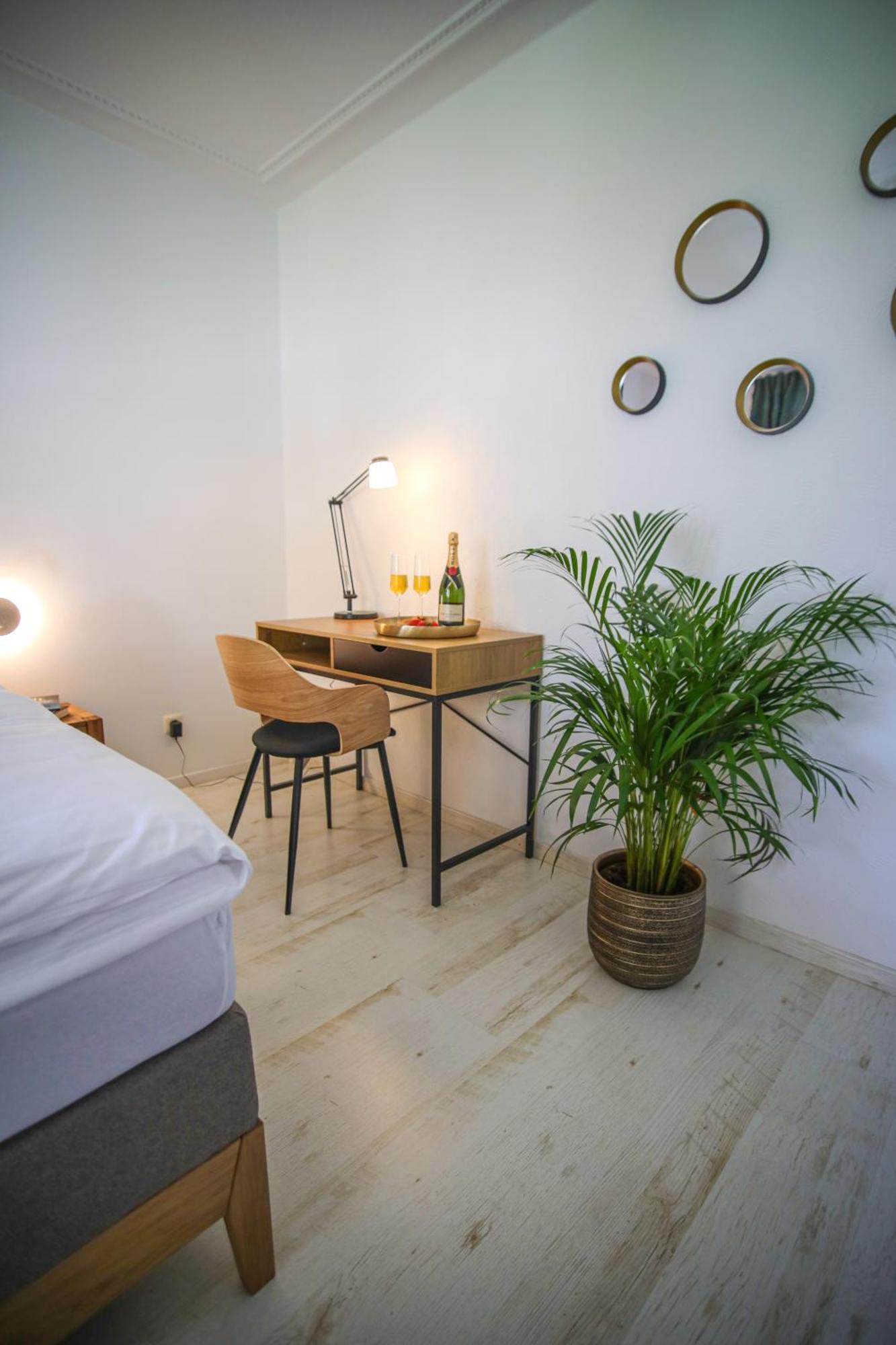 Zentral - Gemuetlich - Kueche - Balkon - Garage Apartman Bad Lippspringe Kültér fotó