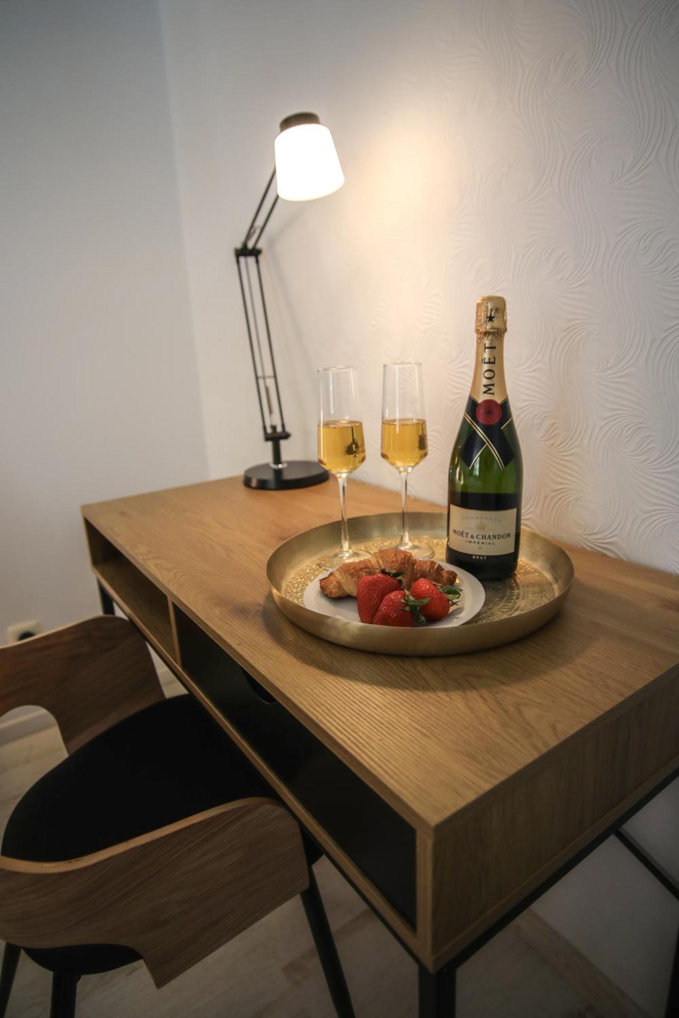 Zentral - Gemuetlich - Kueche - Balkon - Garage Apartman Bad Lippspringe Kültér fotó